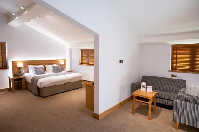 Tewinbury Farm Hotel Bagian luar foto