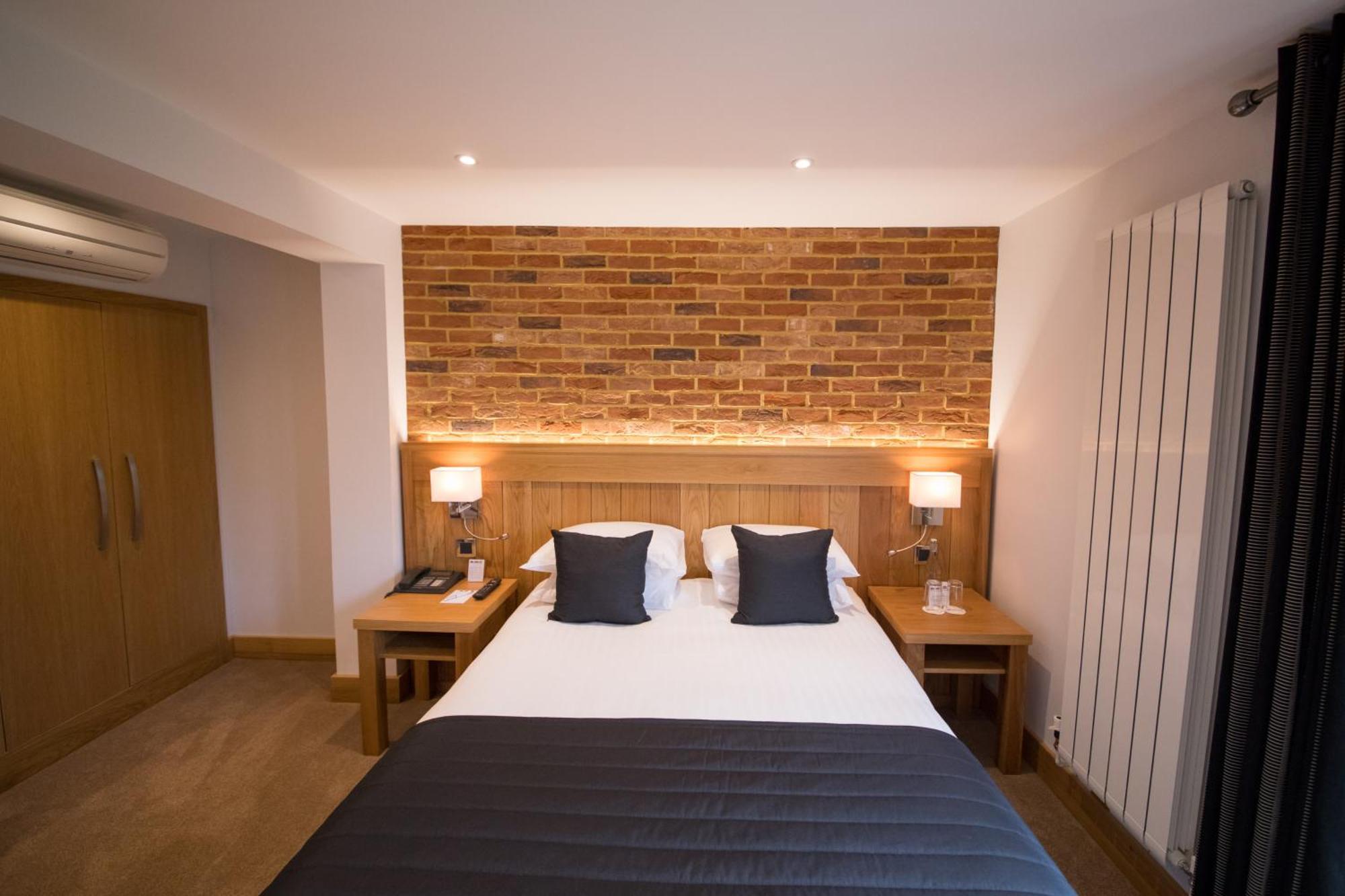 Tewinbury Farm Hotel Ruang foto