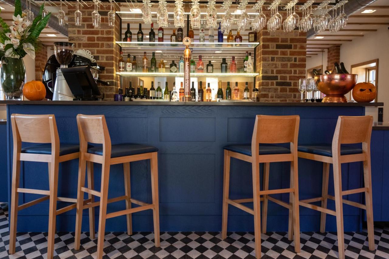 Tewinbury Farm Hotel Bagian luar foto